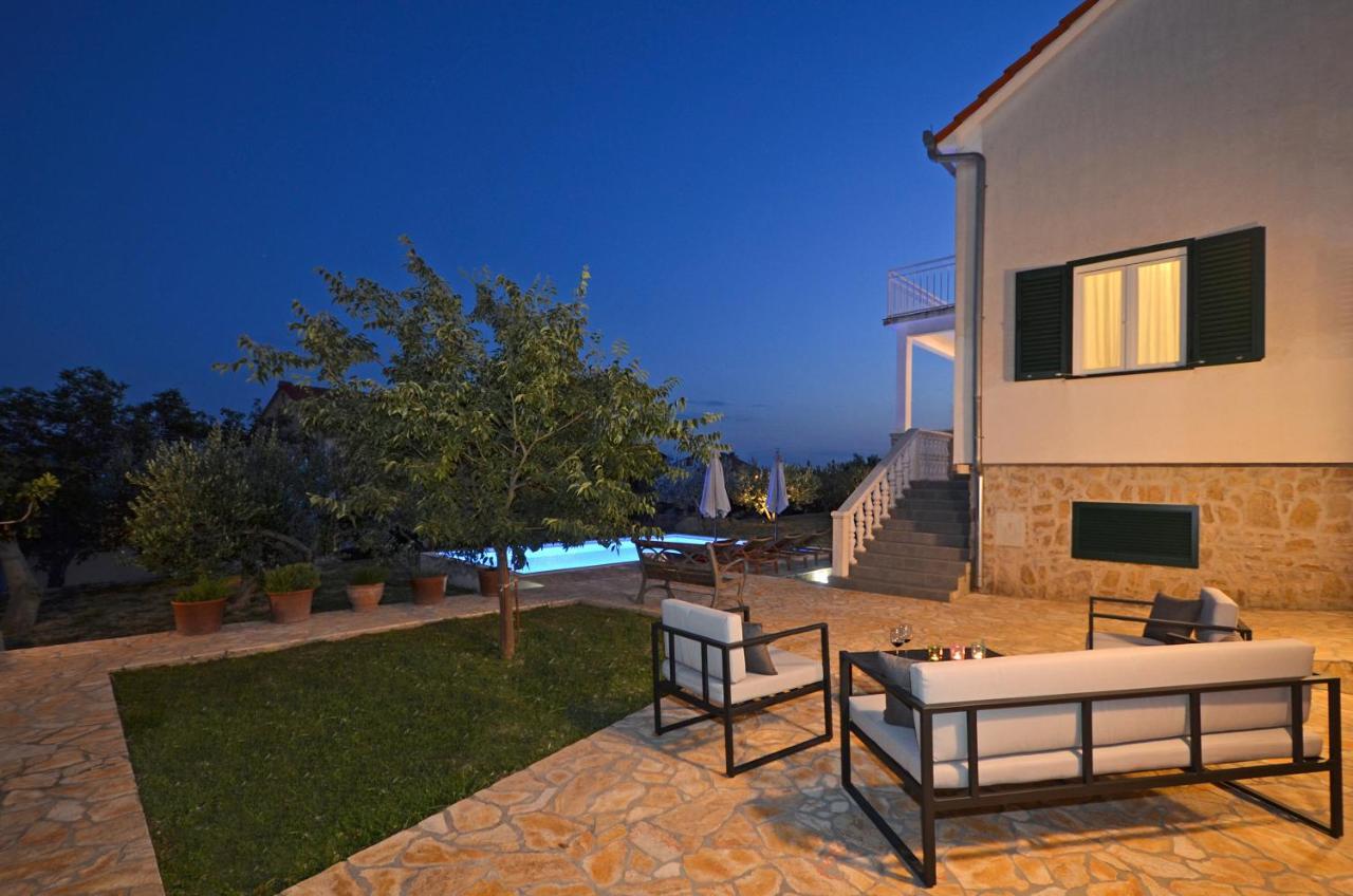 Holiday Home Nevera Kastela Dış mekan fotoğraf