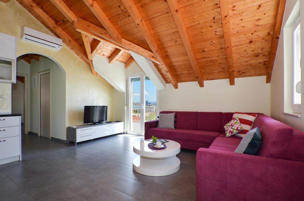 Holiday Home Nevera Kastela Dış mekan fotoğraf