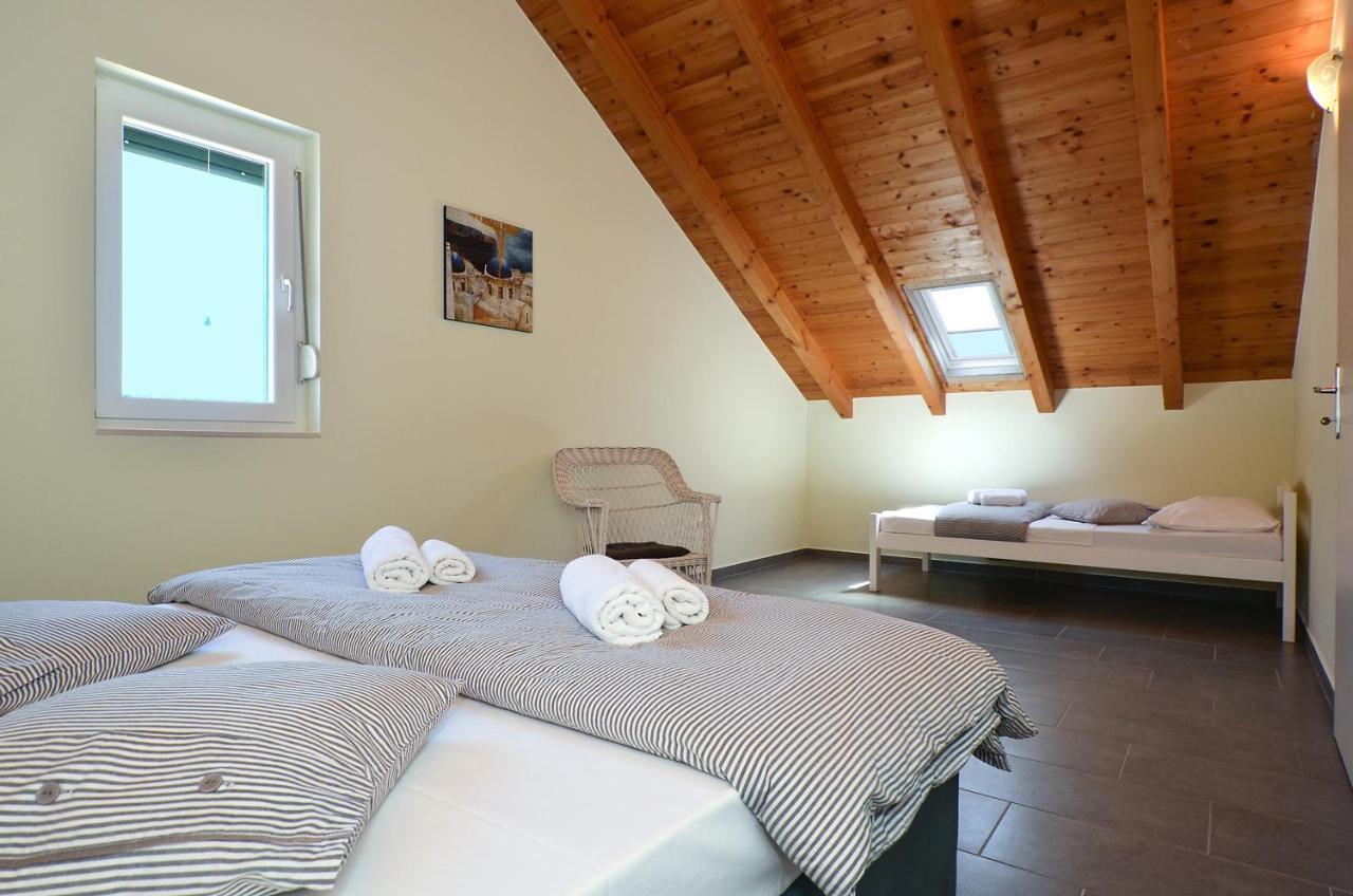 Holiday Home Nevera Kastela Dış mekan fotoğraf