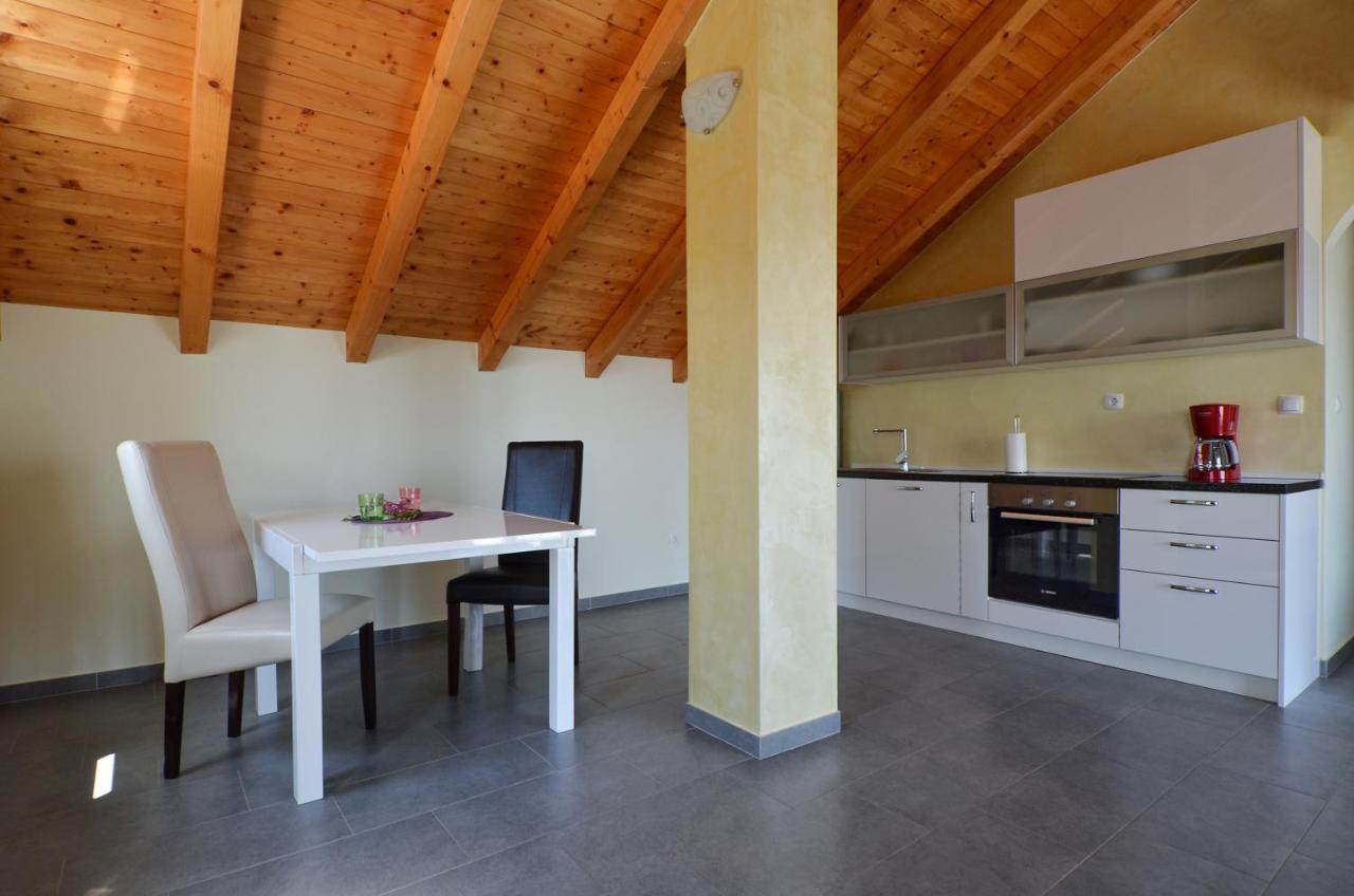 Holiday Home Nevera Kastela Dış mekan fotoğraf