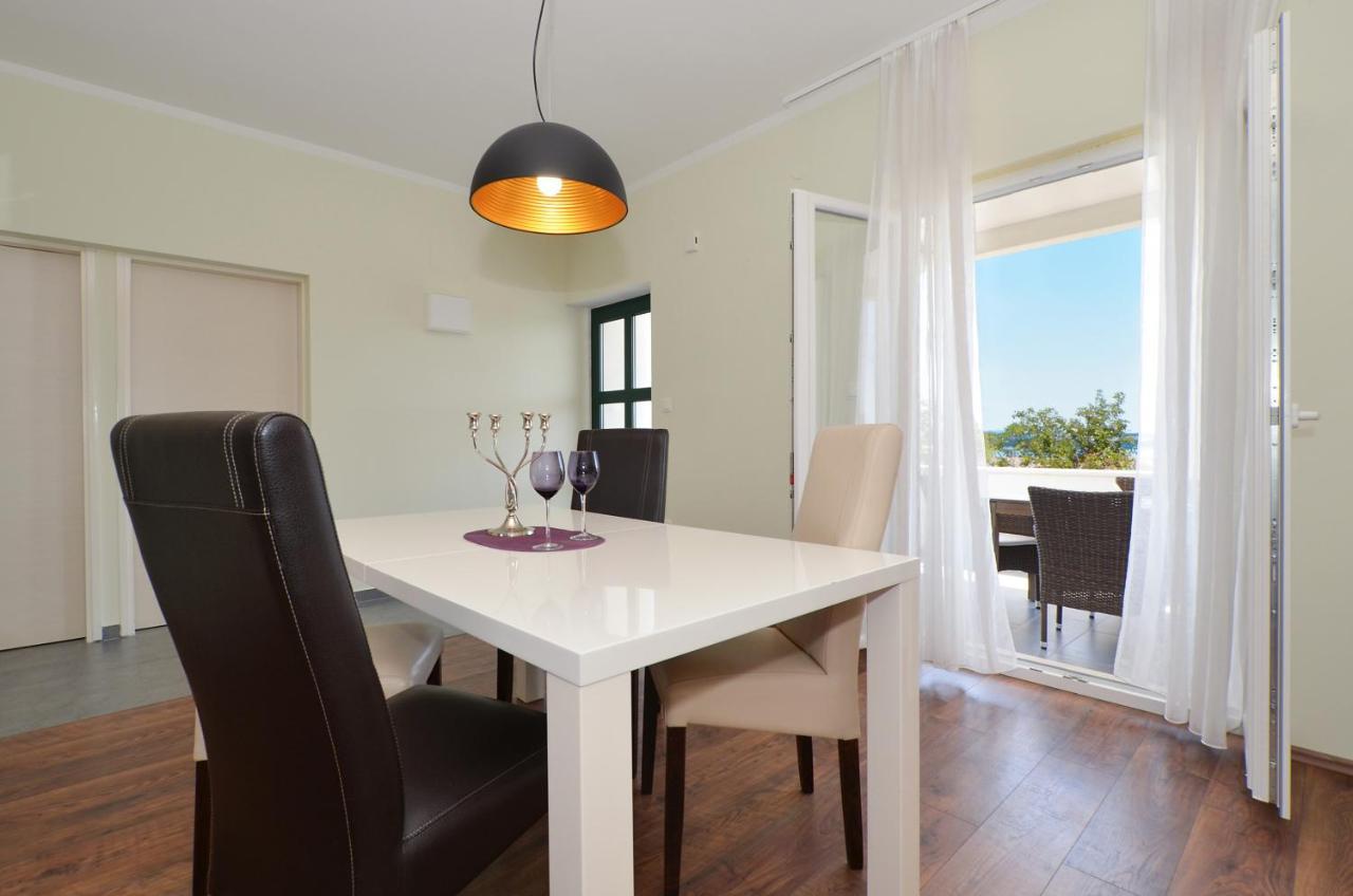 Holiday Home Nevera Kastela Dış mekan fotoğraf