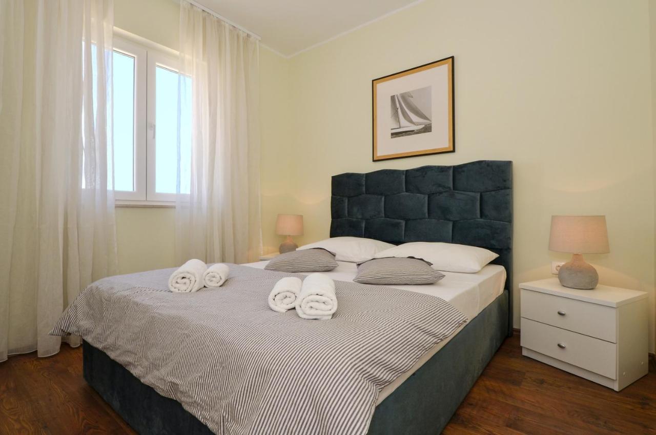 Holiday Home Nevera Kastela Dış mekan fotoğraf